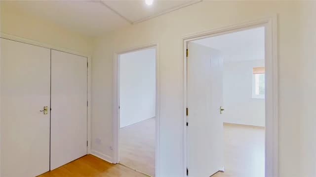 2Bedrooms, 1Bathrooms