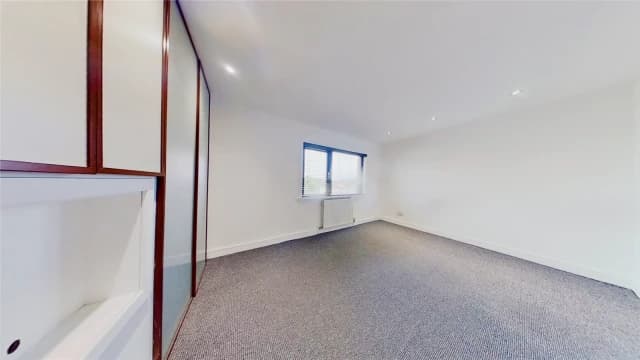 2Bedrooms, 1Bathrooms