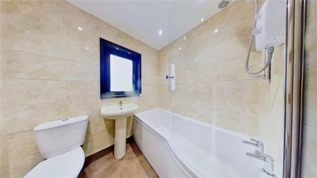 2Bedrooms, 1Bathrooms