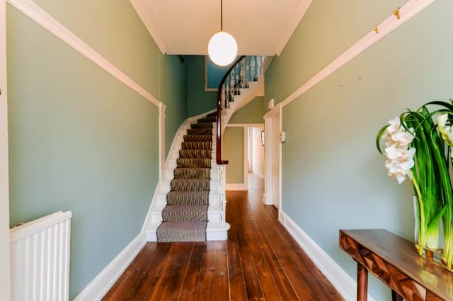 4Bedrooms, 2Bathrooms