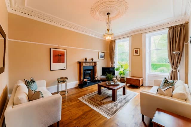 4Bedrooms, 2Bathrooms