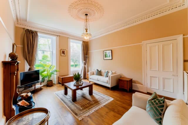 4Bedrooms, 2Bathrooms