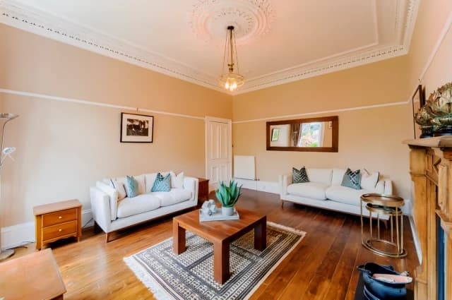 4Bedrooms, 2Bathrooms