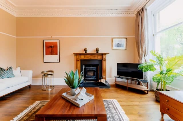 4Bedrooms, 2Bathrooms