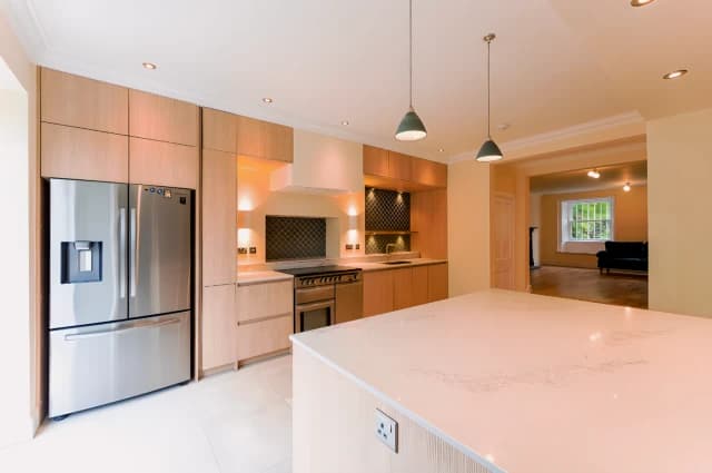 4Bedrooms, 2Bathrooms