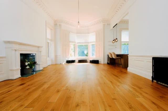 3Bedrooms, 2Bathrooms