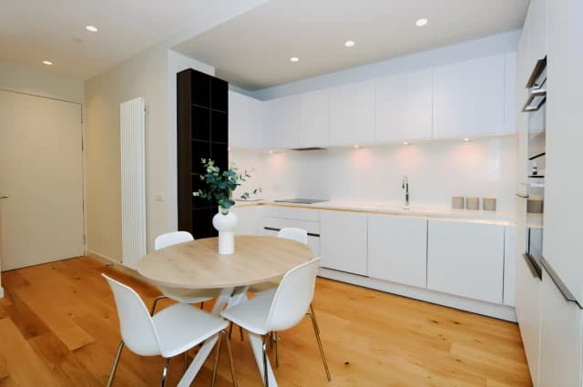 2Bedrooms, 1Bathrooms