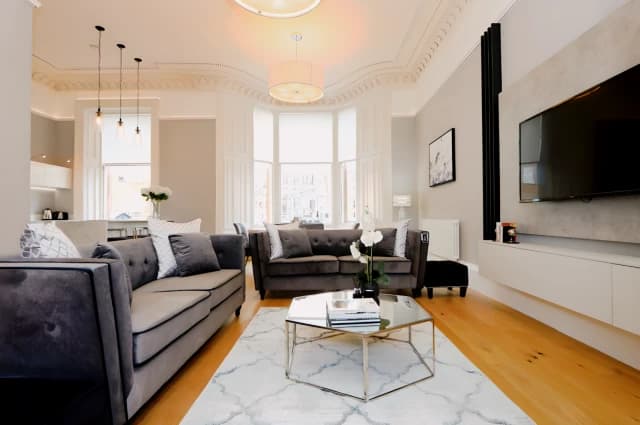 2Bedrooms, 2Bathrooms