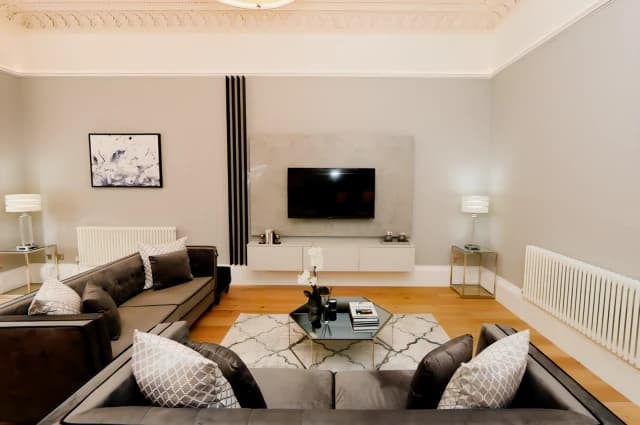 2Bedrooms, 2Bathrooms