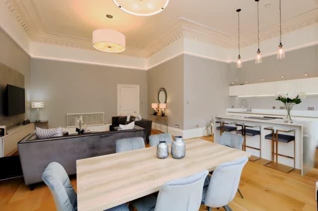 2Bedrooms, 2Bathrooms