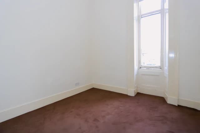 4Bedrooms, 1Bathrooms