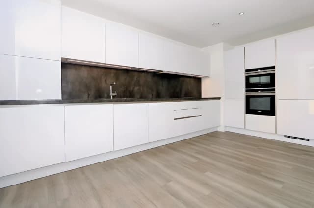 2Bedrooms, 2Bathrooms