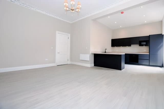 2Bedrooms, 1Bathrooms