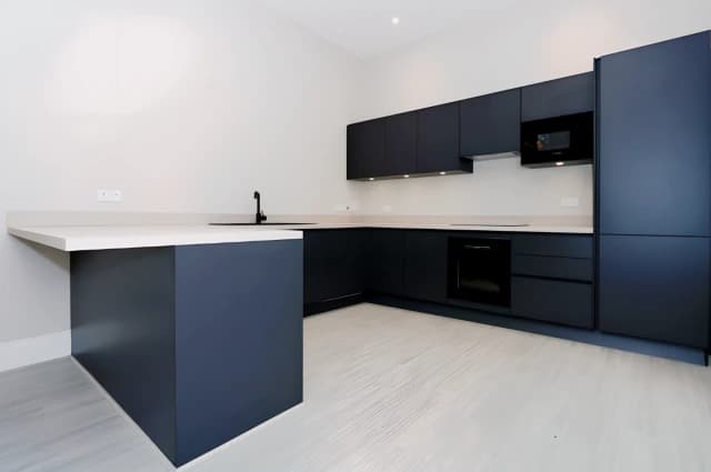 2Bedrooms, 1Bathrooms
