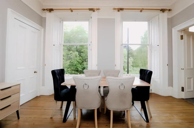 2Bedrooms, 1Bathrooms