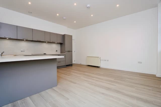 3Bedrooms, 2Bathrooms