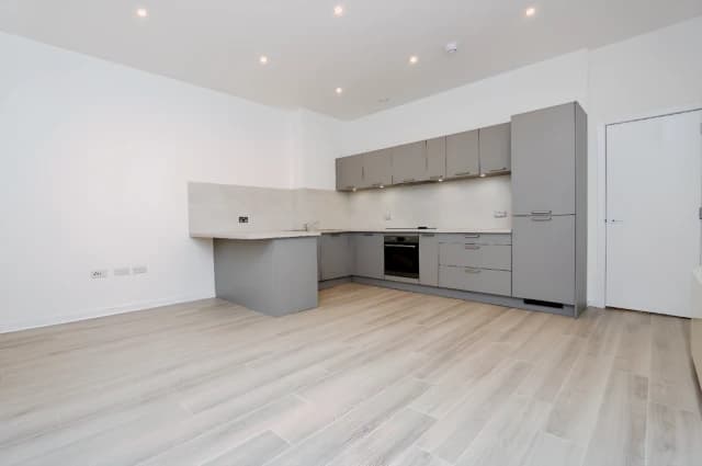 3Bedrooms, 2Bathrooms