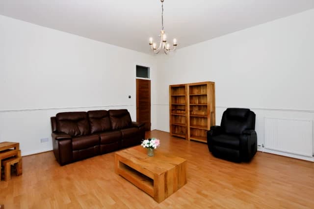 2Bedrooms, 1Bathrooms