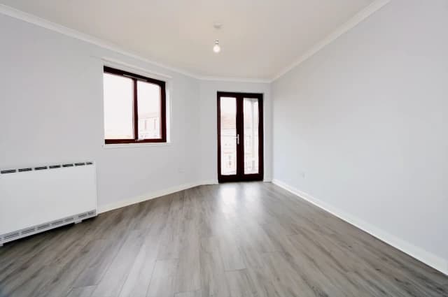 2Bedrooms, 1Bathrooms
