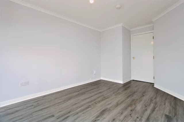 2Bedrooms, 1Bathrooms