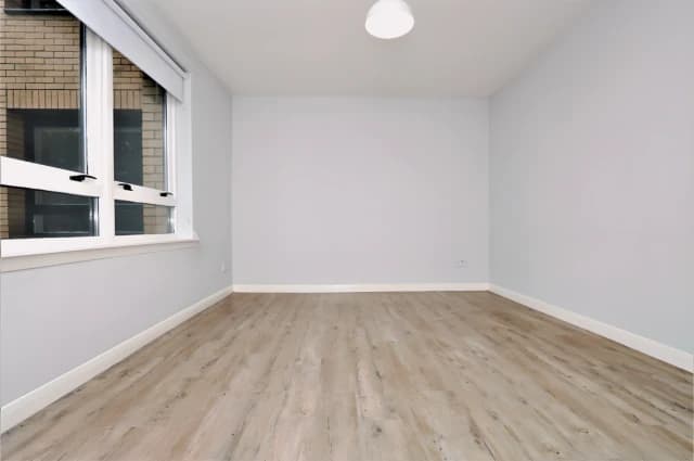 2Bedrooms, 1Bathrooms