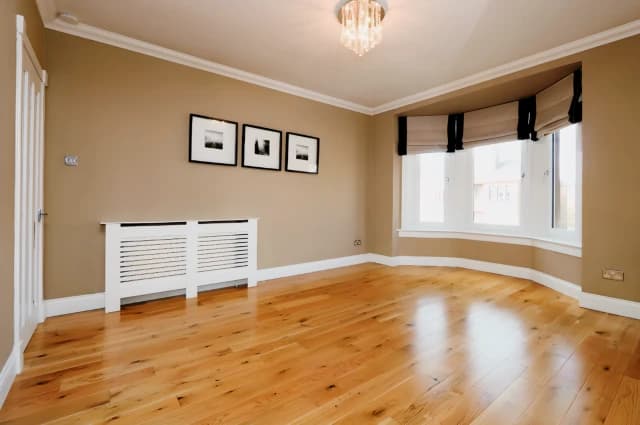 2Bedrooms, 1Bathrooms