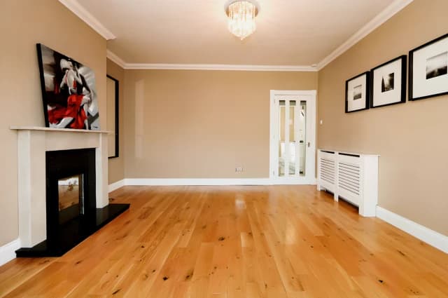 2Bedrooms, 1Bathrooms