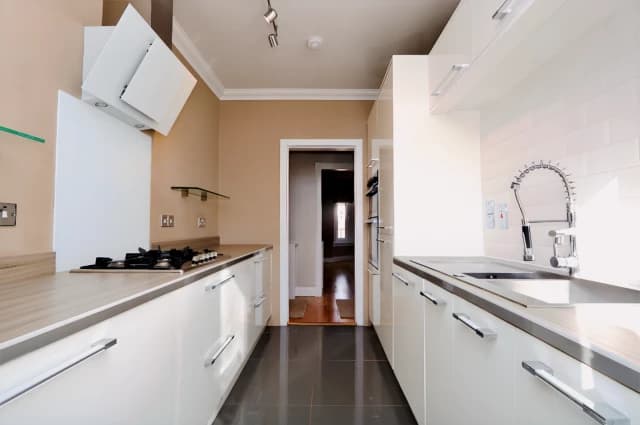 2Bedrooms, 1Bathrooms