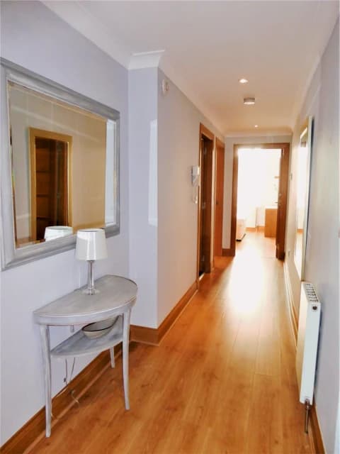 2Bedrooms, 2Bathrooms