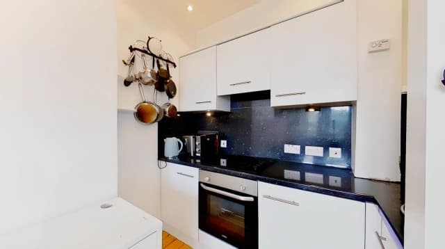 2Bedrooms, 1Bathrooms