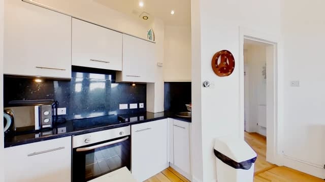 2Bedrooms, 1Bathrooms