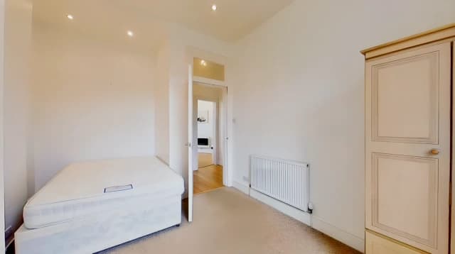 2Bedrooms, 1Bathrooms
