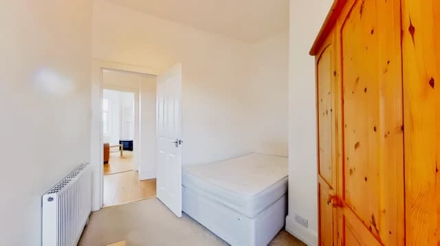 2Bedrooms, 1Bathrooms