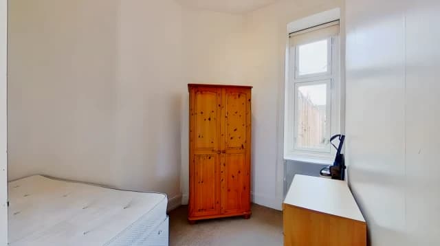 2Bedrooms, 1Bathrooms