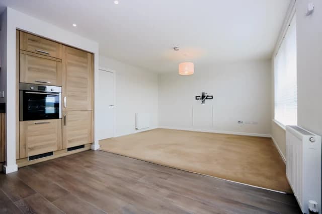 2Bedrooms, 1Bathrooms
