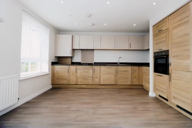 2Bedrooms, 1Bathrooms