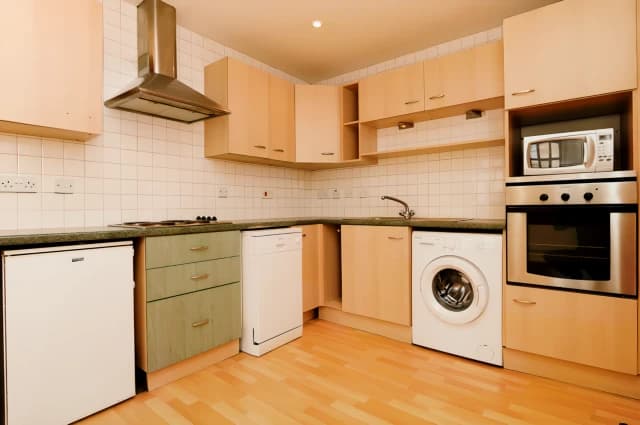 2Bedrooms, 1Bathrooms
