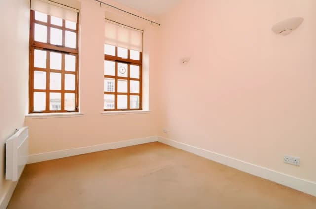 2Bedrooms, 1Bathrooms