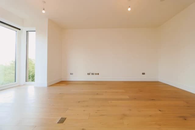 3Bedrooms, 2Bathrooms