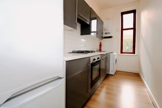 2Bedrooms, 1Bathrooms