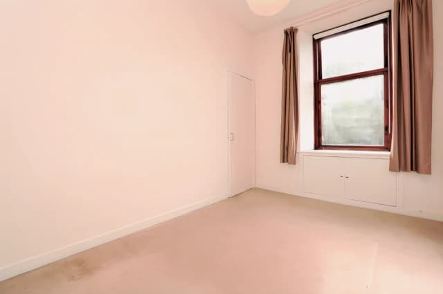 2Bedrooms, 1Bathrooms