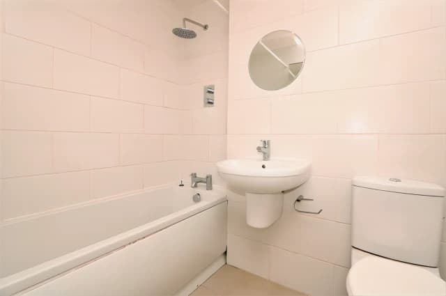 2Bedrooms, 1Bathrooms