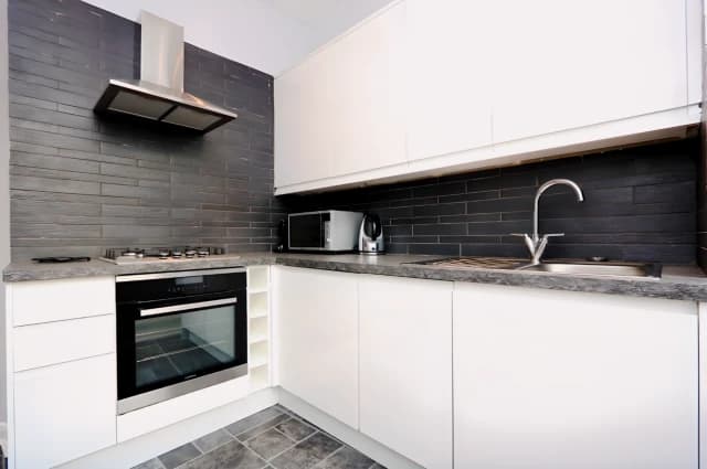 2Bedrooms, 1Bathrooms
