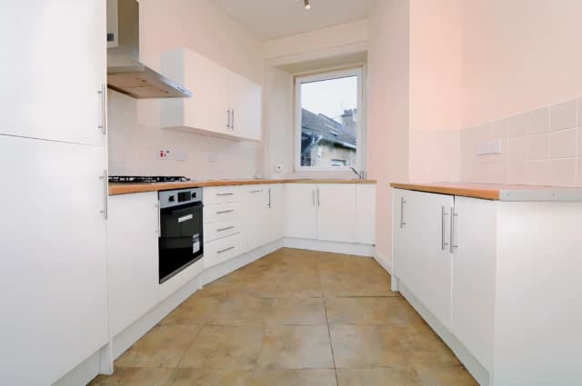 2Bedrooms, 1Bathrooms