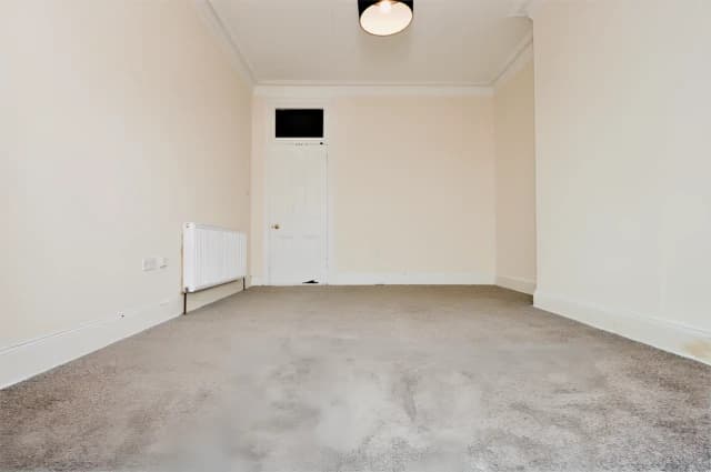 2Bedrooms, 1Bathrooms