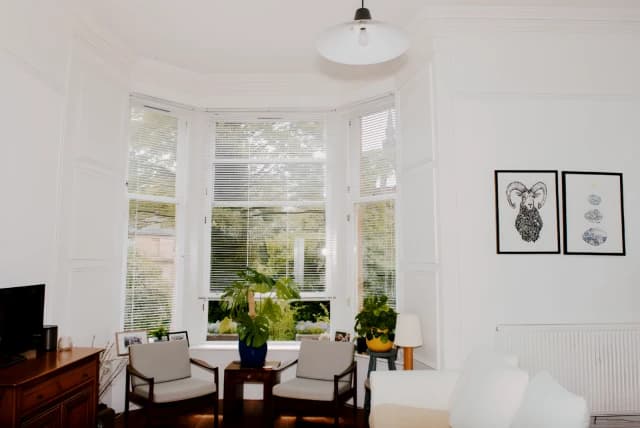 2Bedrooms, 1Bathrooms