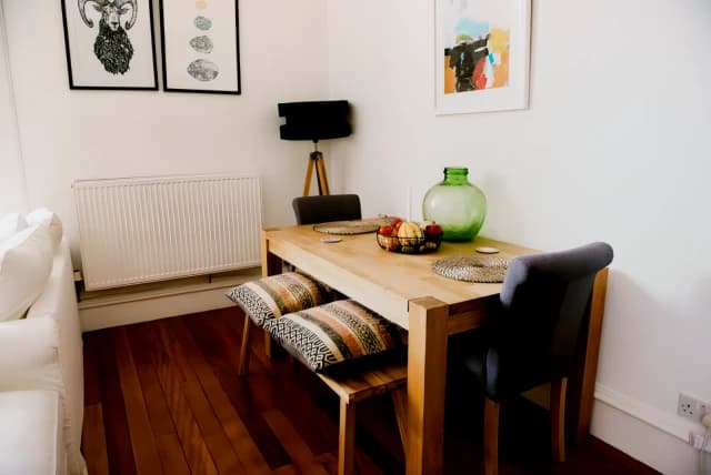 2Bedrooms, 1Bathrooms