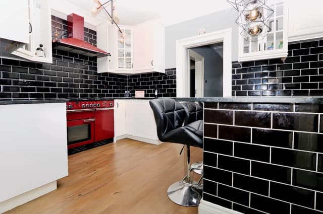 3Bedrooms, 2Bathrooms