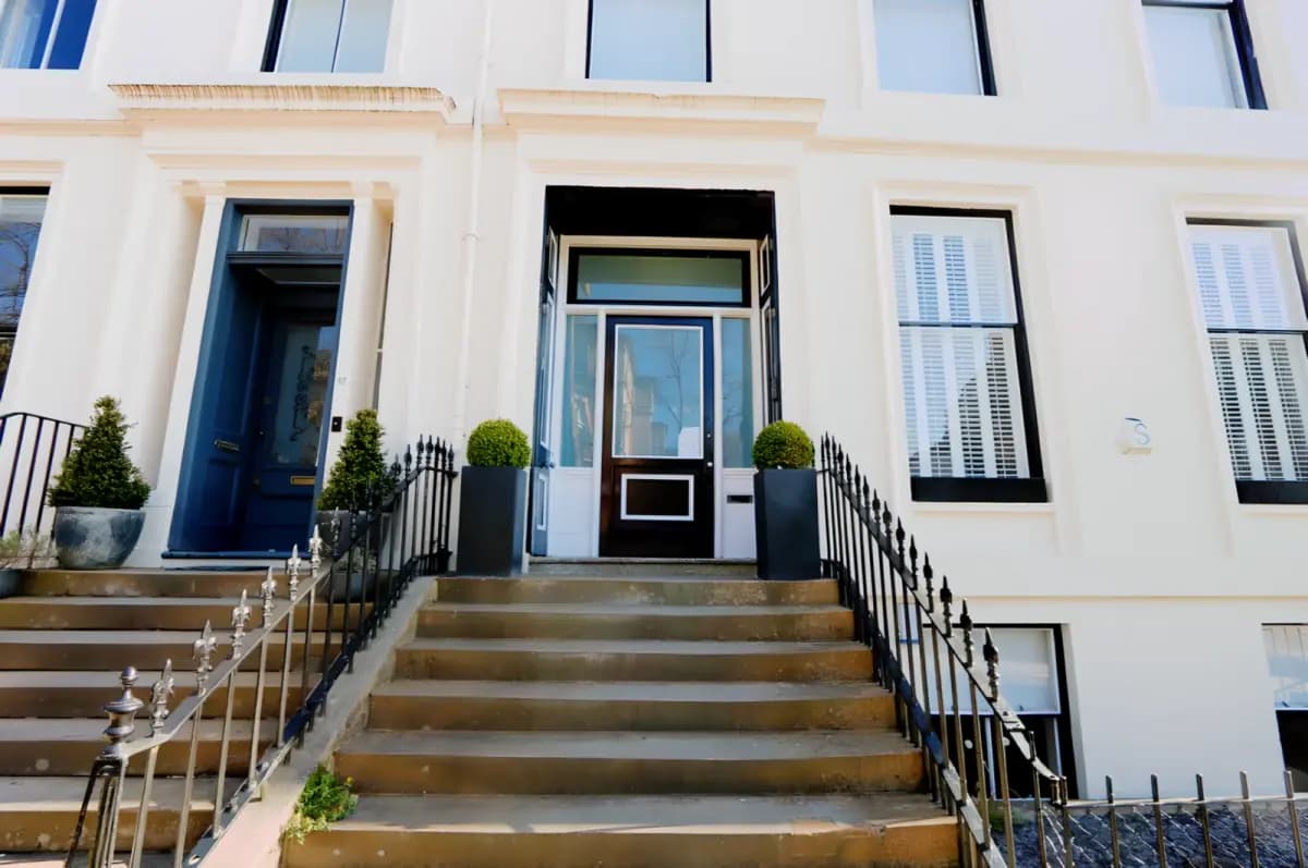 Victoria Crescent Road, G12 9DE