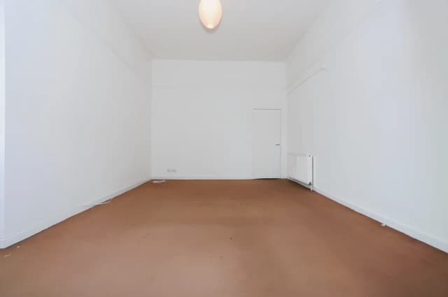 2Bedrooms, 1Bathrooms